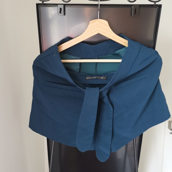 Zara navy/greenish short - Picture 1 of 2